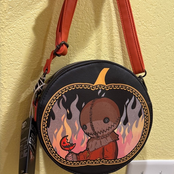 Legendary Whitetails Black and Orange Crossbody Bag - Picture 1 of 3
